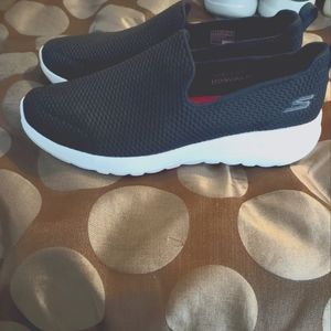 Women's Skechers Go Walk Joy in EUC